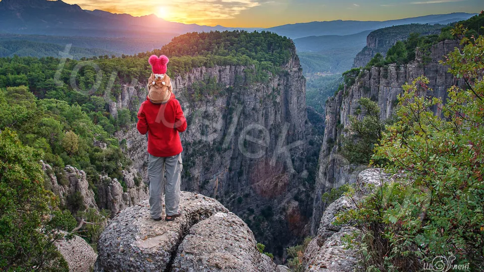 贝莱克塔兹峡谷一日游