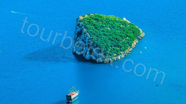 Private Daytime Yacht Cruise Photos 1