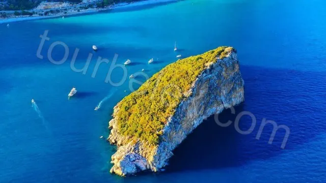 Private Daytime Yacht Cruise Photos 1