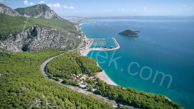 Private Daytime Yacht Cruise Photos 1