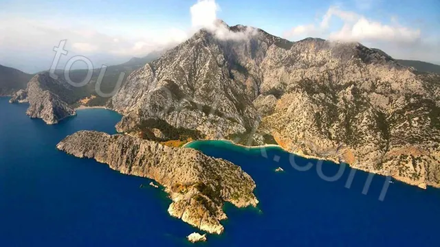 Porto Ceneviz Bay Private Yacht Cruise Photos 4