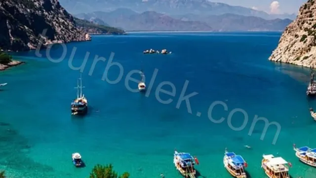 Porto Ceneviz Bay Private Yacht Cruise Photos 4