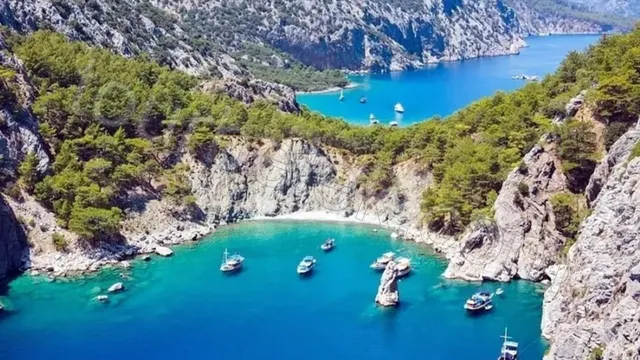 Porto Ceneviz Bay Private Yacht Cruise Photos 4